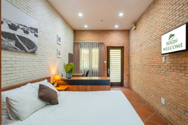 Phòng có view nhìn ra bờ hồ